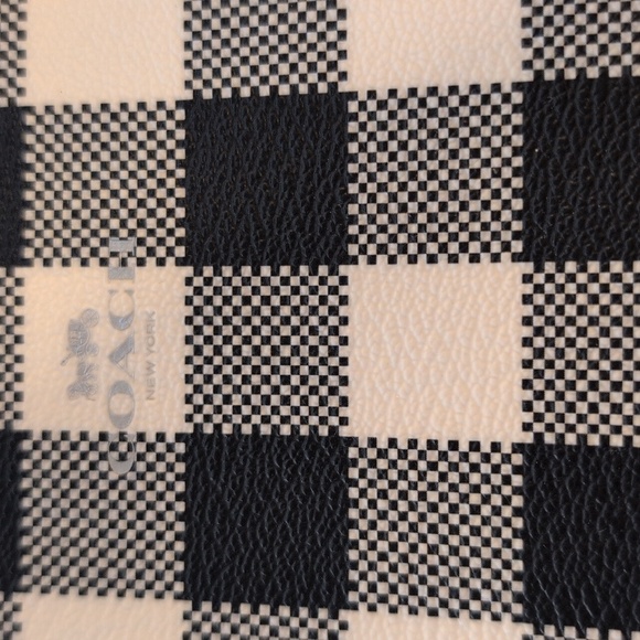 Coach Black And Ivory Buffalo Plaid Leather Coated Canvas Wristlet NWOT - Picture 3 of 8